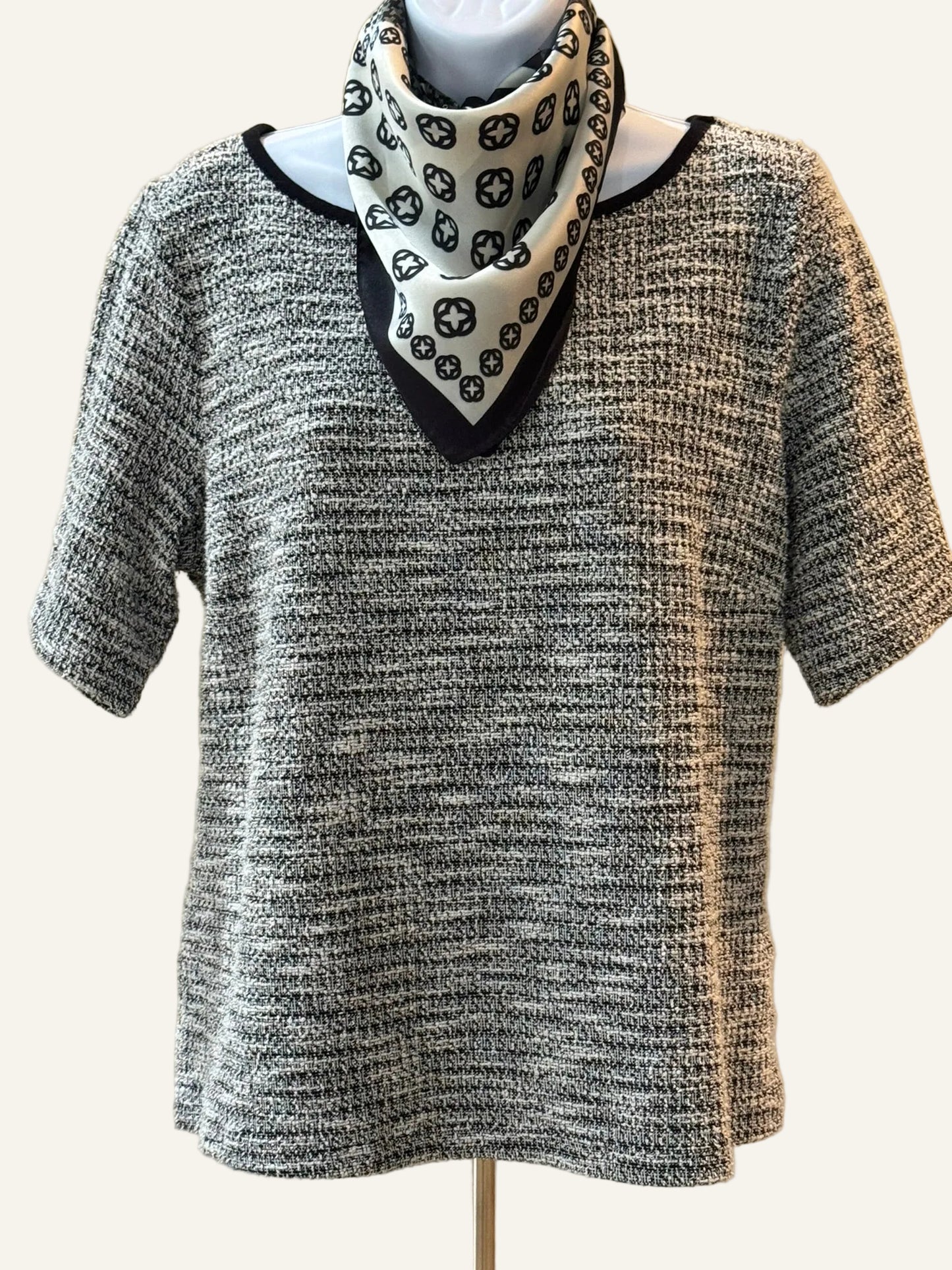 Liz Claiborne Black-White Knit Sweater